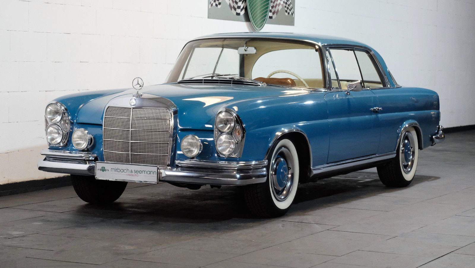 Mercedes-Benz 250 SEb Coupé 5.6 V8 Kraftpaket im Maßanzug