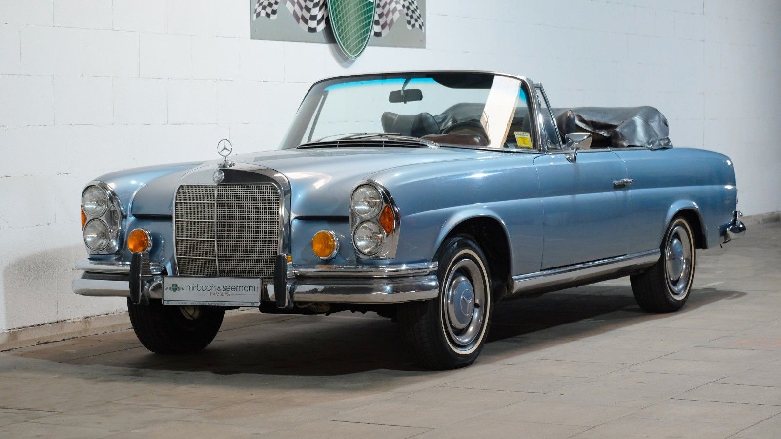 Mercedes-Benz 220 SE Cabrio, traumhafte Farbkombination